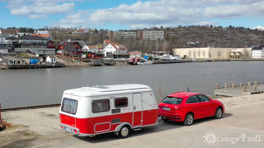 Colorful red Rockabilly caravan greatly combines with Misano Red Audi