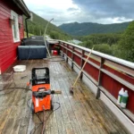 Pressure washer-testing in cleaning terrase