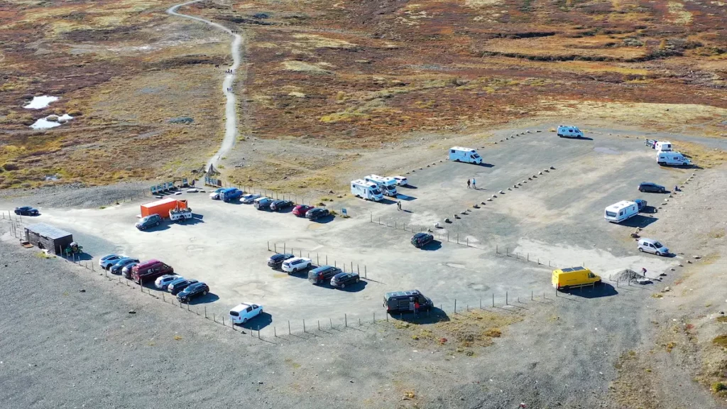 Large parking lot for Snøhetta visitors